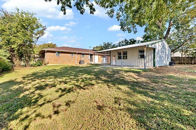 Building Photo - 211 Woodlawn Dr