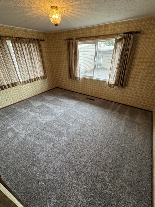 Building Photo - 19774 Grade Rd SE