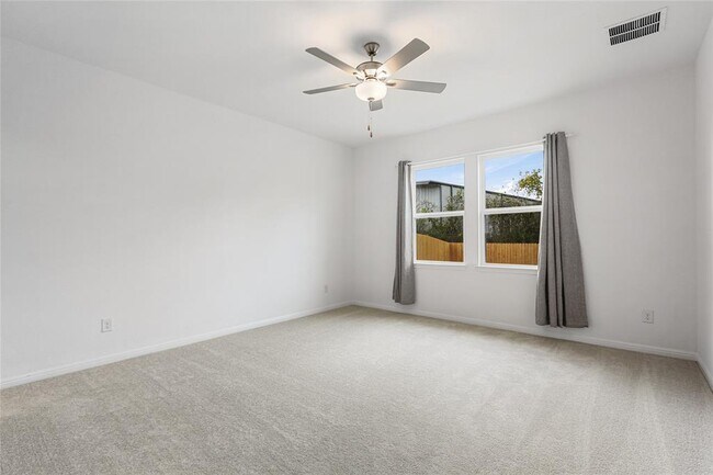 Building Photo - 701 Unakite Trl