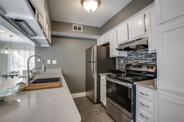 Building Photo - 16301 Ledgemont Ln