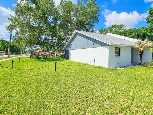 Building Photo - 259 Village View Ln