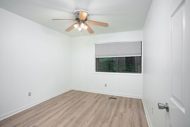 Building Photo - 128 Ridge Trail