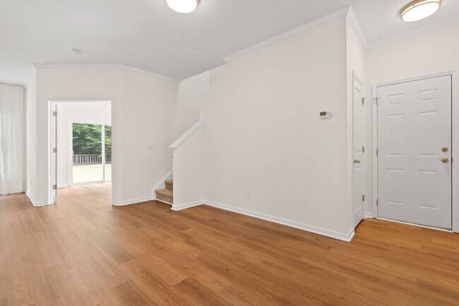 Building Photo - Available now. Beautiful 5 BR/2.5 BA Home in Swygerts Landing!