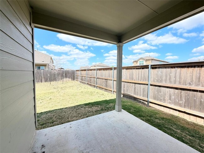 Building Photo - 305 Milliner Lp