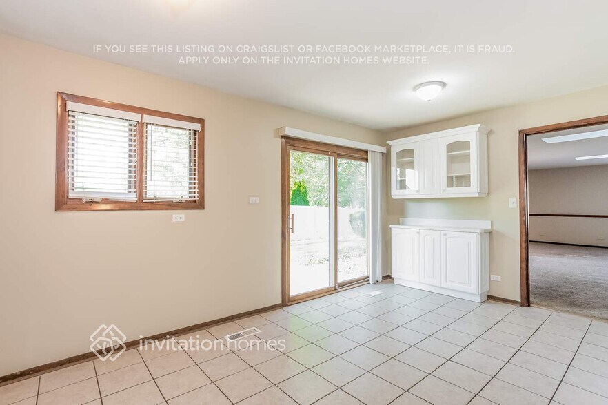 Building Photo - 16400 Sherwood Dr