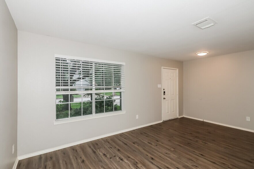 Building Photo - 21118 Bridgemeadows Ln
