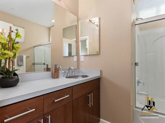 Building Photo - 797 Krypton Ct