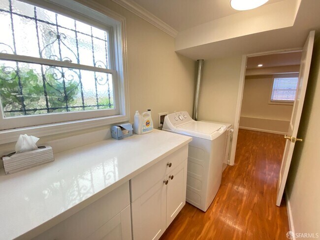 Building Photo - 60 Westdale Ave