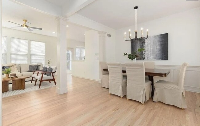 Building Photo - Spacious and Elegant 4 BR 4 BA Home in Olathe!