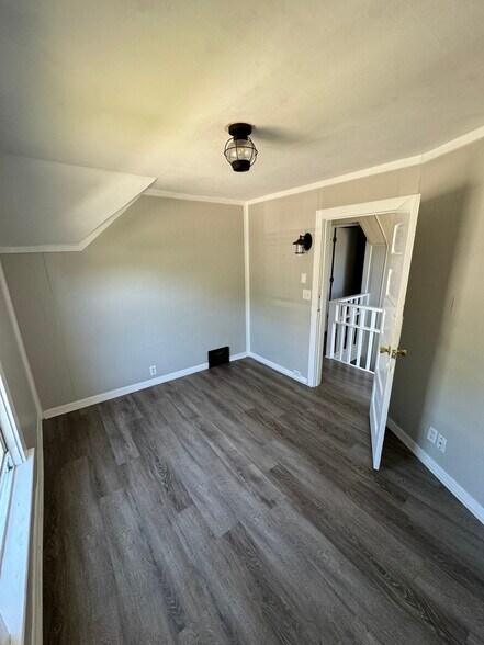 Building Photo - 84 E. 15th Street