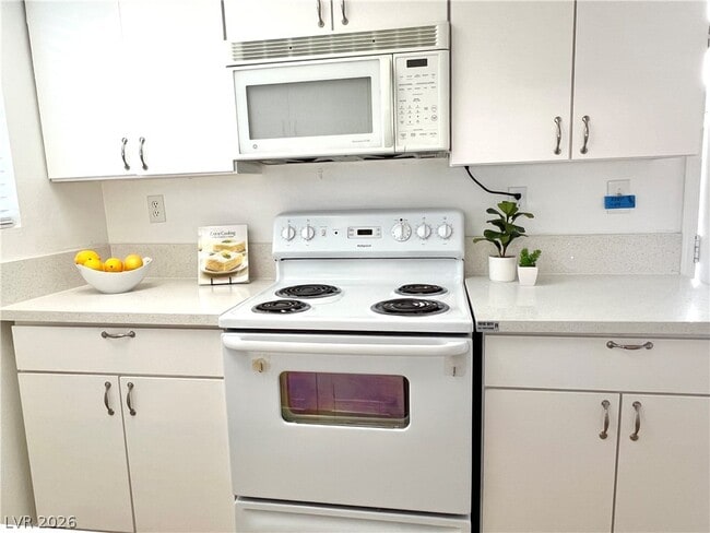 Building Photo - 428 S Beaumont St