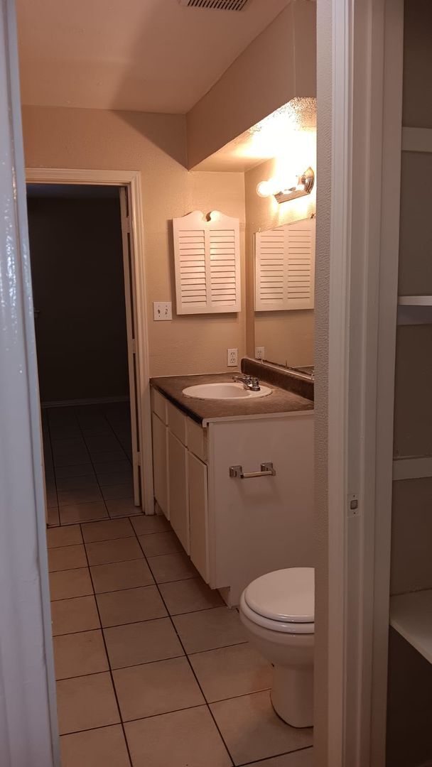 Building Photo - 6630 W Fuqua St