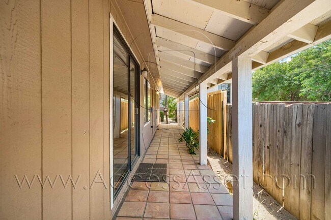 Building Photo - Charming 3 Bed/2 Bath Home In the Heart Of Old Town Temecula!