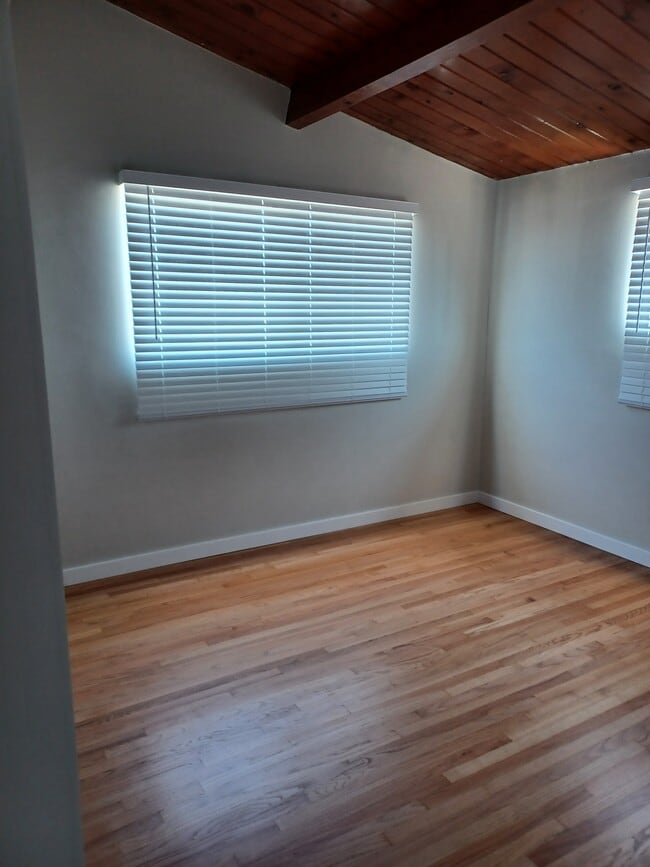 Building Photo - 25519 Alliene Ave
