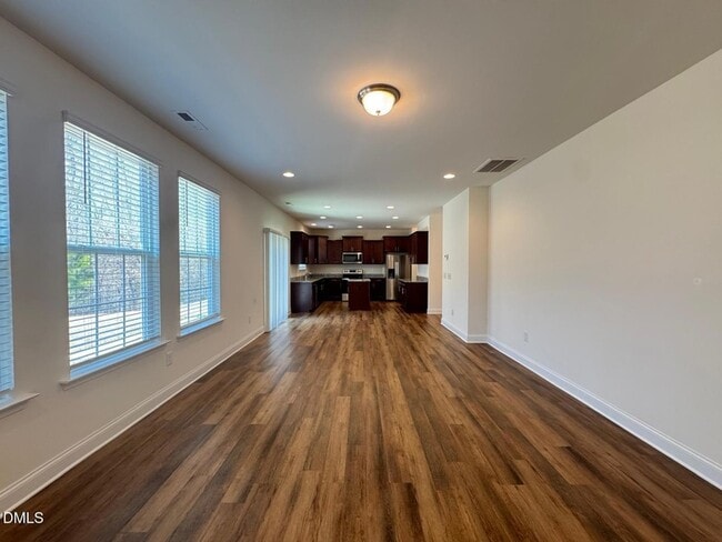 Building Photo - 247 Dando St