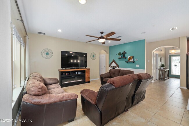 Building Photo - 274 Colorado Springs Way