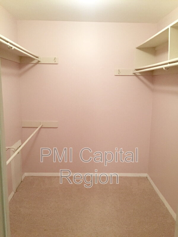 Building Photo - 5805 Edson Ln