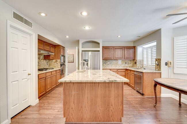 Building Photo - Luxury Meets Comfort in This Beautiful 4-Bedroom Retreat
