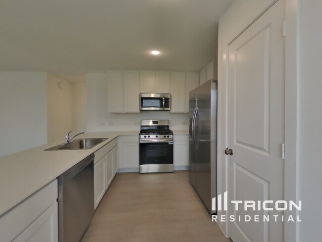 Building Photo - 3013 Dawn Sound Dr