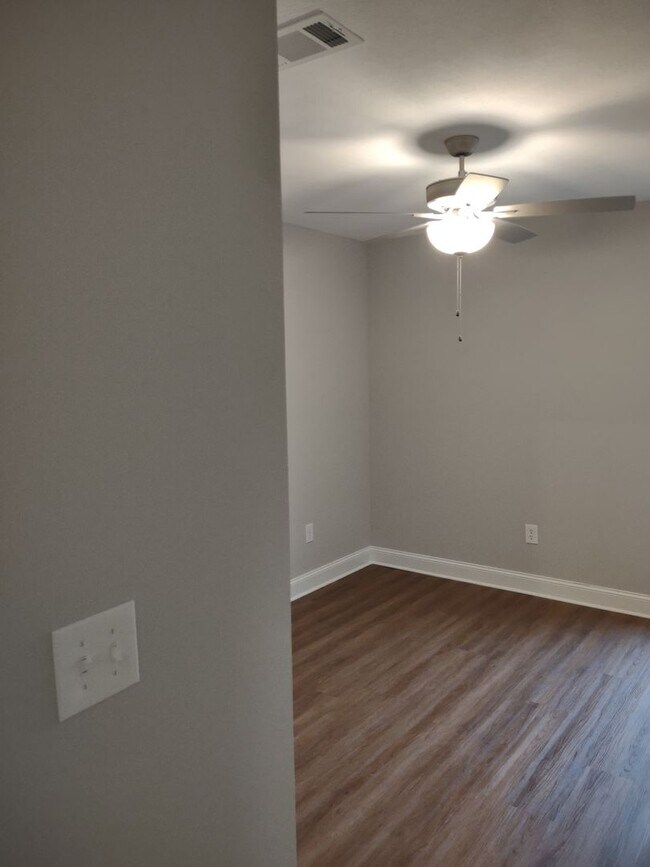 Building Photo - JUST REDUCED!! PLUS..***Move in Special..1...