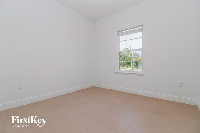 Building Photo - 353 Hibiscus Dr