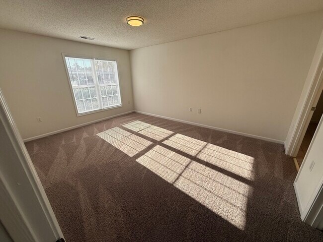 Building Photo - Adorable 1 Bed 1.5 Bath Condo in Brier Creek! 1st Floor! Sun Room! New Appliances!