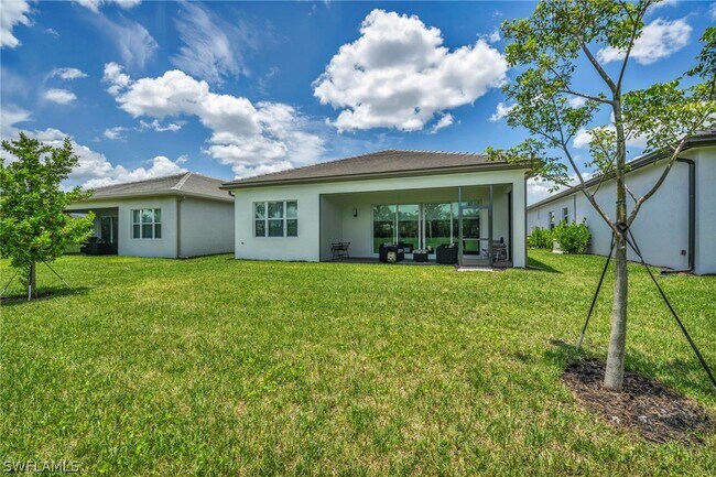 Building Photo - 12445 Dahlia Ct