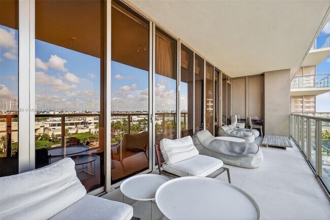 Building Photo - 9705 Collins Ave