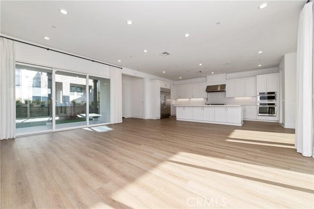 Building Photo - 246 Sora
