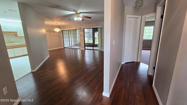 Building Photo - 816 Greenwood Manor Cir