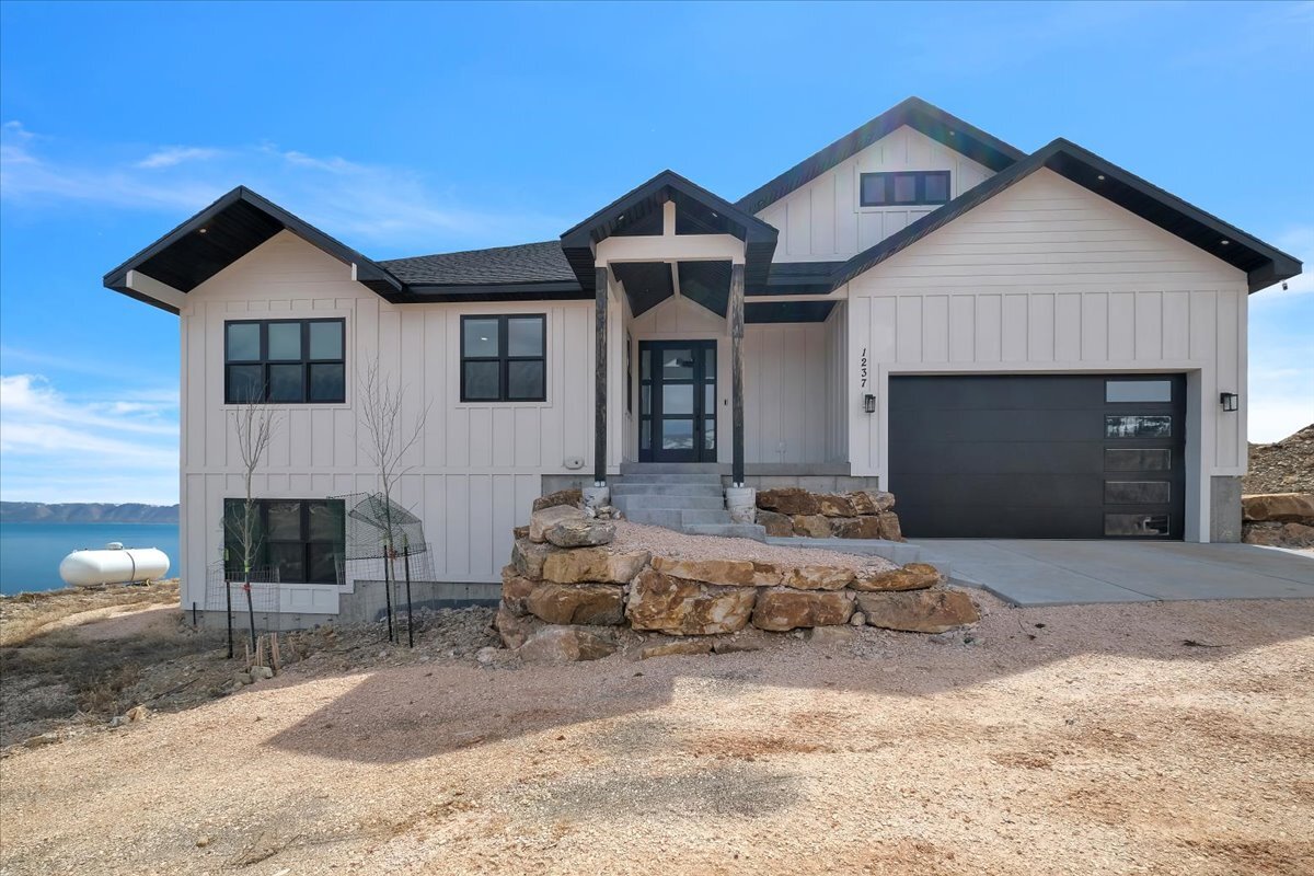 Building Photo - 1237 Sculpin Loop