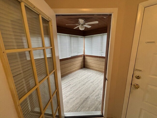 Building Photo - 2 Bedroom, 2 Bath Condo in Virginia Beach