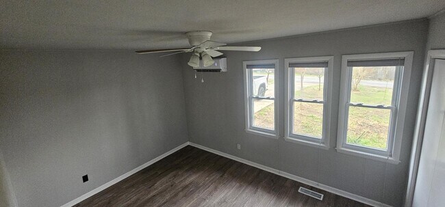 Building Photo - 2 Hope Dr