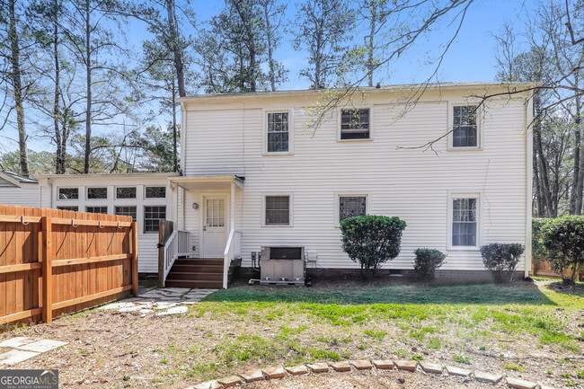 Building Photo - 1666 Greenbrook Dr