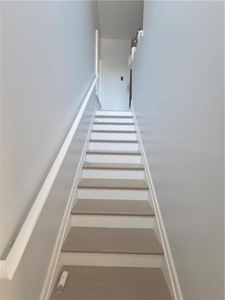 Building Photo - 4106 Dahlgreen Way