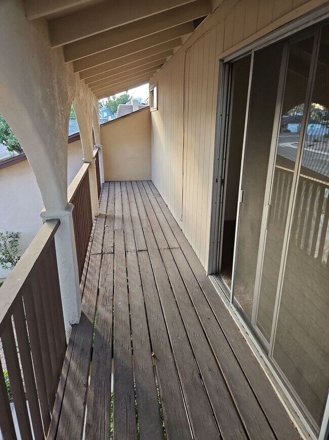 Building Photo - Spacious 4-Bedroom Home with Large Backyard & Covered Patio!