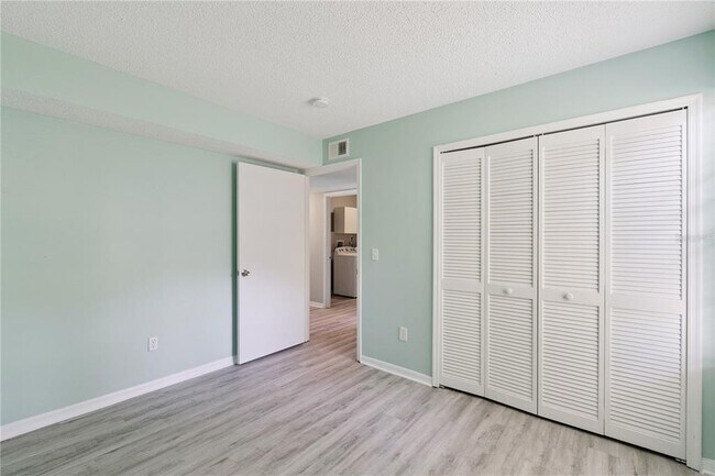 Building Photo - 930 Loch Carron Dr