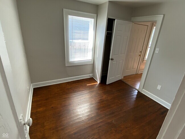 Building Photo - 1535 Kappes St