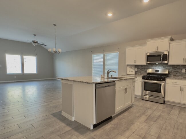 Building Photo - 13877 Paseo Perlas Dr