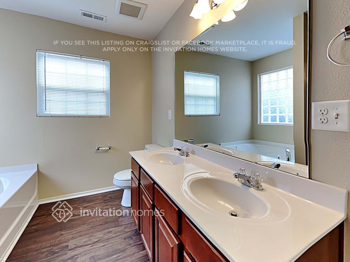 Building Photo - 1042 Black Oak Dr