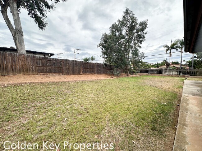 Building Photo - Single-level 4-Bedroom home on a large cor...