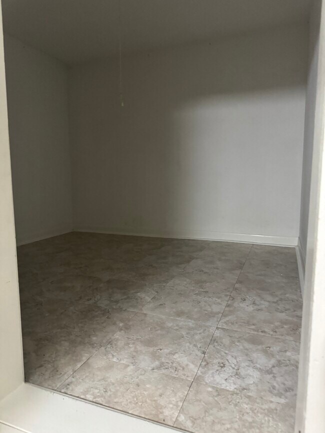 Extra storage space - 4202 Enden Ln