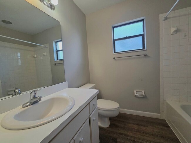 Building Photo - Beautiful 2 Bedroom 2 Bathroom Unit in Wil...