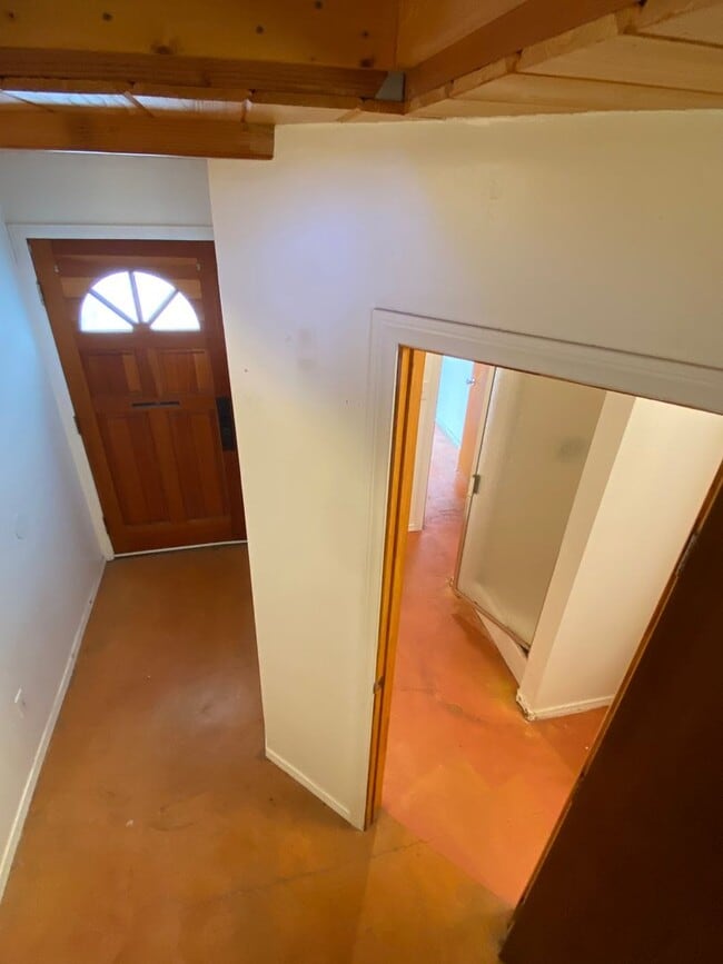 Building Photo - 6581 Del Playa Dr