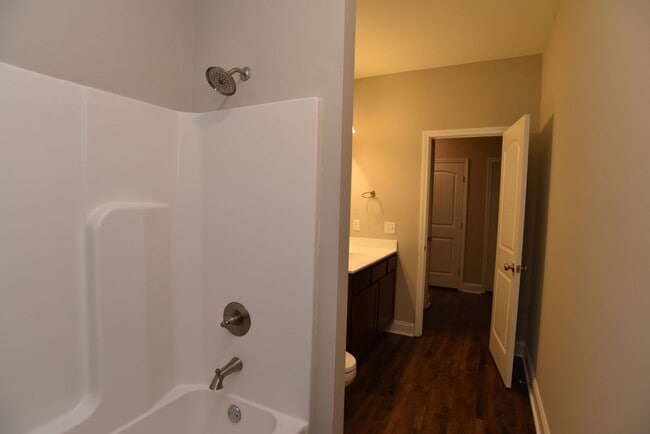 Building Photo - Remodeled Cute Modern Home In the Heart Of Richmond Hill