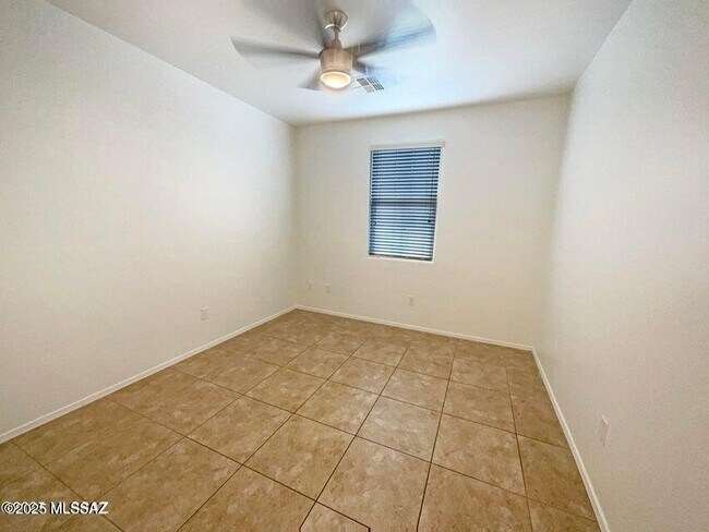 Building Photo - 58834 BRANDING IRON Ct