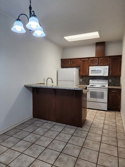 Building Photo - 603 Buena Vista Dr