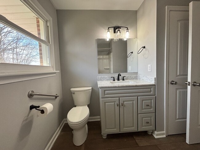 Building Photo - 449 Missimer Ln