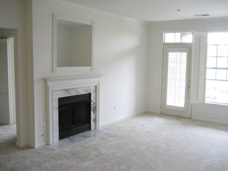 Building Photo - 8183 Carnegie Hall Ct