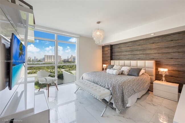 Building Photo - 400 Sunny Isles Blvd